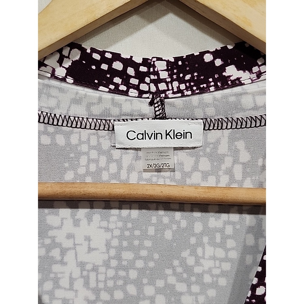 Calvin Klein NWT Blouse Womens 2X Purple/White,‎ Sleeveless V-neck - Picture 2 of 9